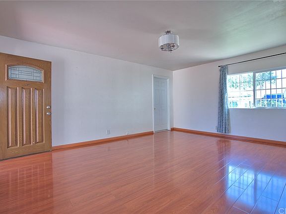 4th image of 327 Greenberry Dr