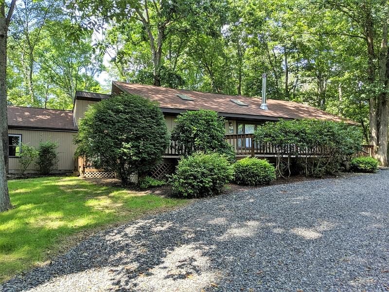 1st image of 107 Rose Ln