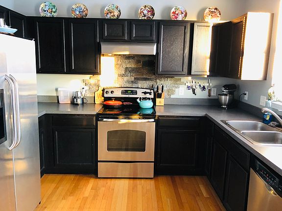 3rd image of 9538 Glenhill Dr