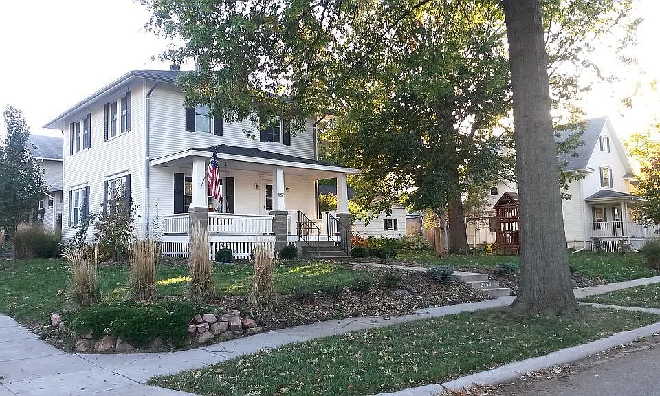 Front view of home