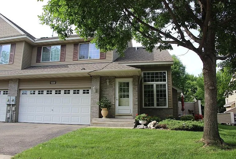 1328 Crown Oaks Dr NE — Photo 14