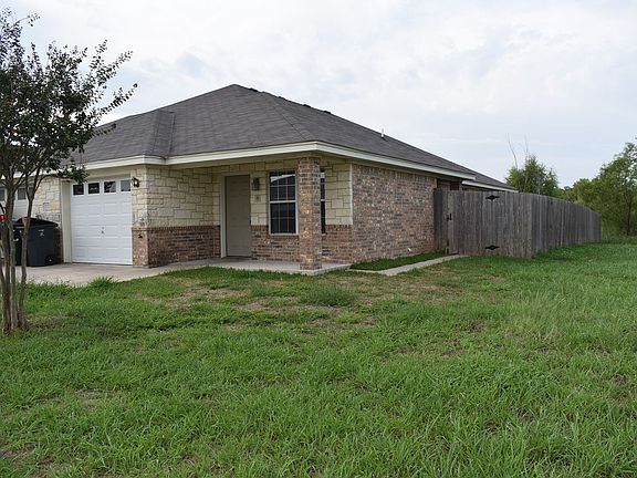 2nd image of 1600 Nicholas Cir #7797280EE