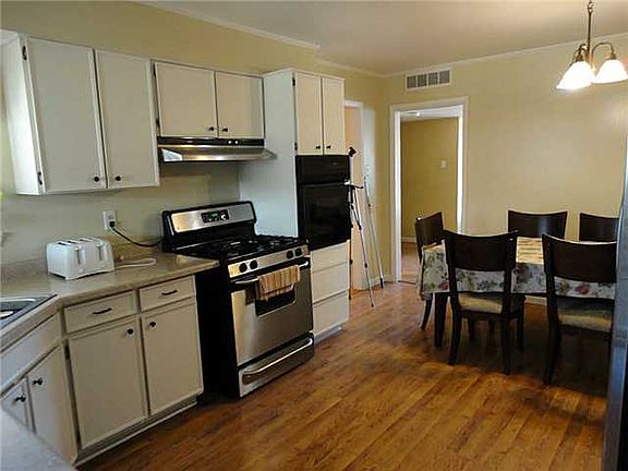 3rd image of 3317 Wedgewood Dr