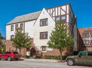 1101 Merril St APT L2, Winnetka, IL 60093