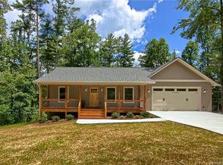 36 Crystal Cove Dr, Hendersonville, NC 28739