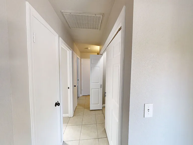 190 W 9th St #B — Photo 5
