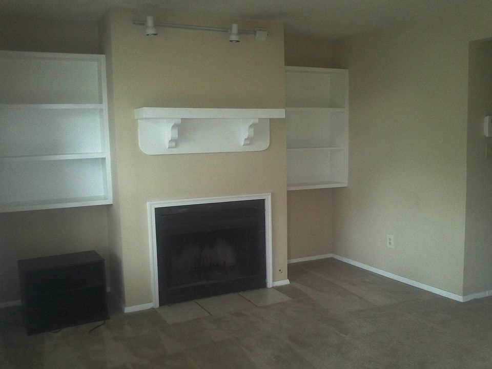 2nd image of 3043 Destin Cir