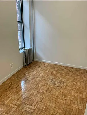 Rented by M.Grossman R.E. Management | media 22