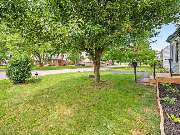 4th image of 1704 Rhoda Ave