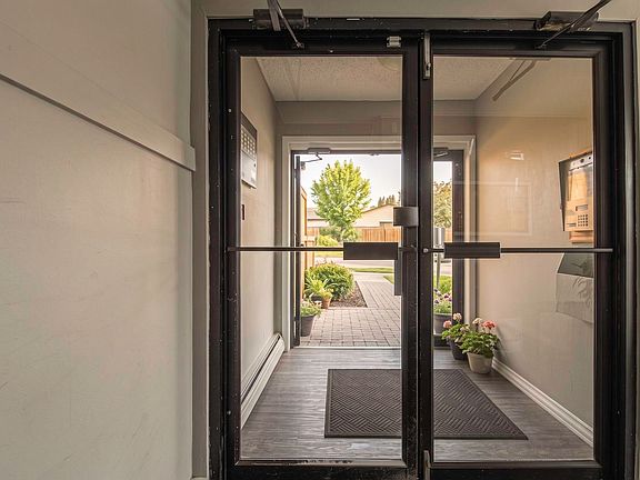 4th image of 95 McKenney Ave #130