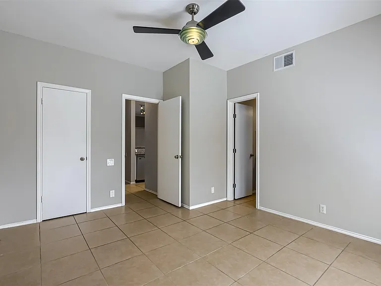 802 S 1st St #206 — Photo 10