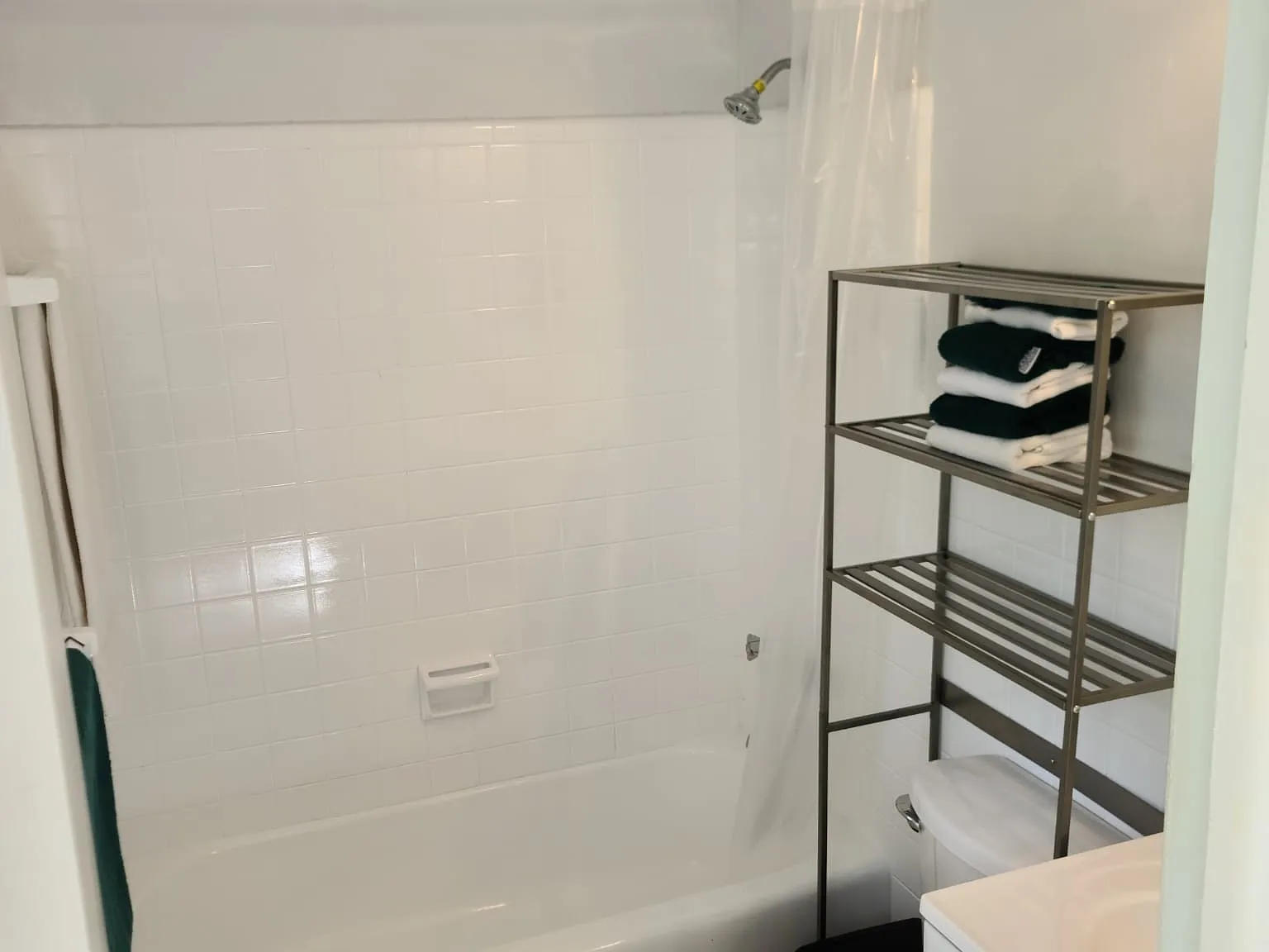 Studio, 275 sqft, $1,195 — Photo 3