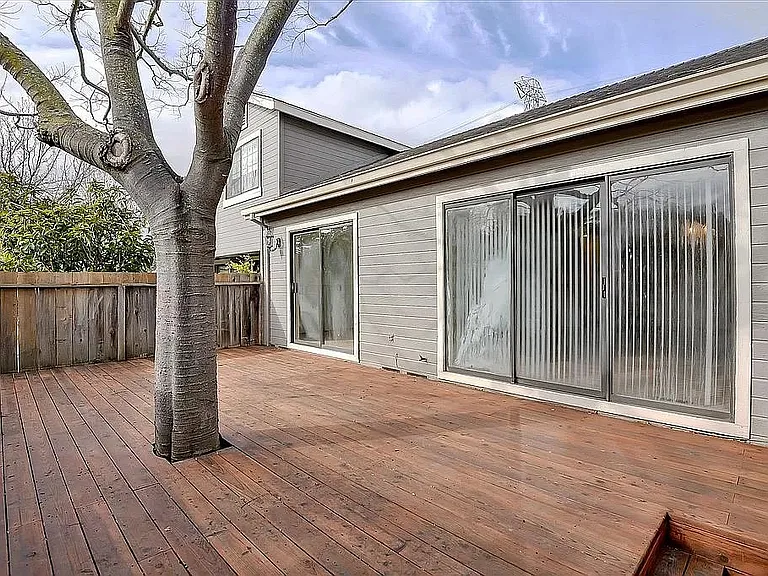 510 Medanos Ct — Photo 9