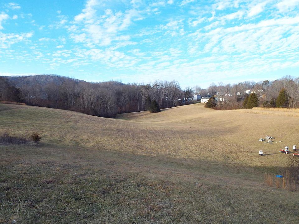 2nd image of 147 E Myers Ln