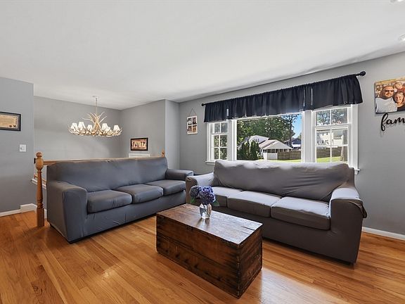 5th image of 28 Trinity Dr