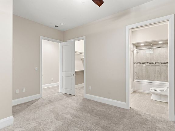 5th image of 301 5th Ave Unit 506