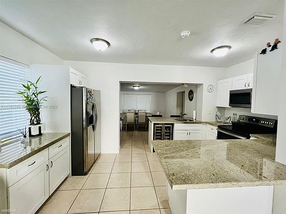 2nd image of 15611 NE 15th Ct