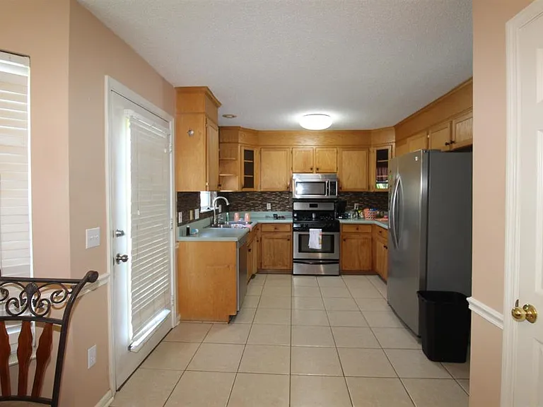 107 Dungannon Ct — Photo 10
