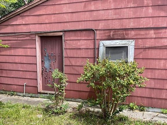 4th image of 4423 Akard St