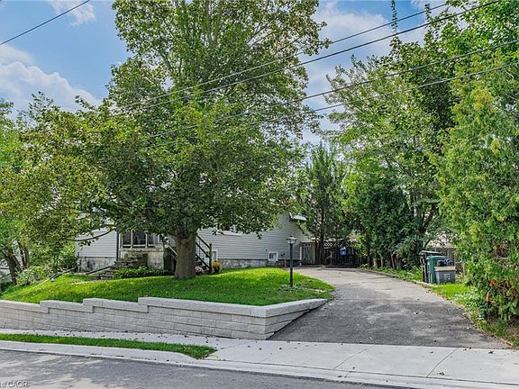 2nd image of 15 Kerr St