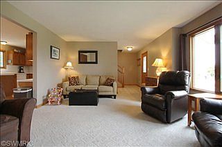 4th image of 3790 Black Creek Dr