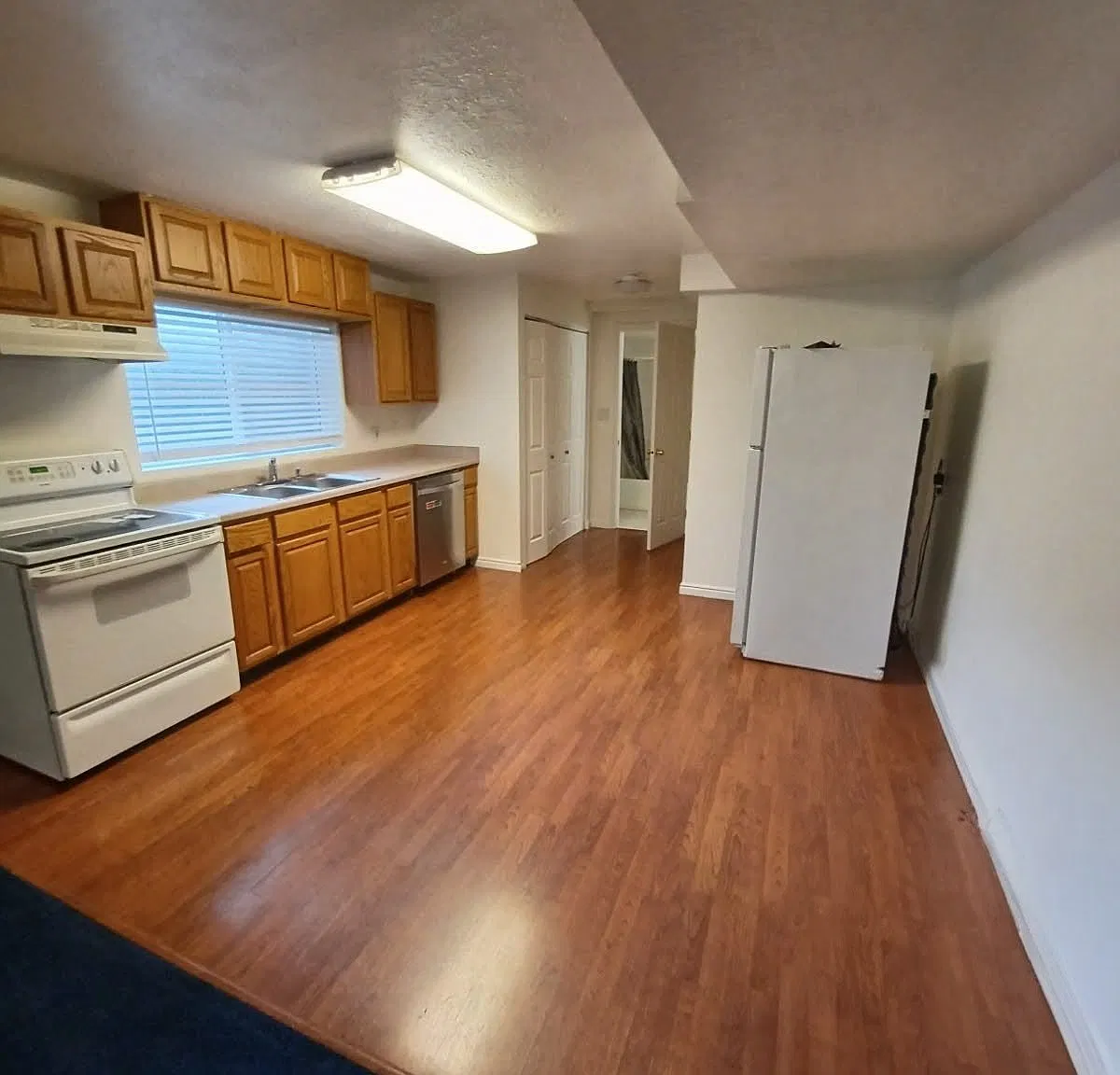2 bed, 1400 sqft, $1,300 — Photo 4