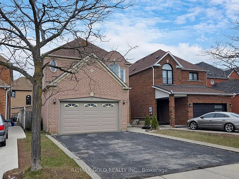4 Treepark St — Photo 2