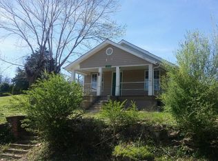 1500 Loop Rd, La Follette, TN 37766