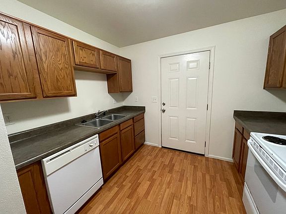 5th image of 5267 NE Stephens St