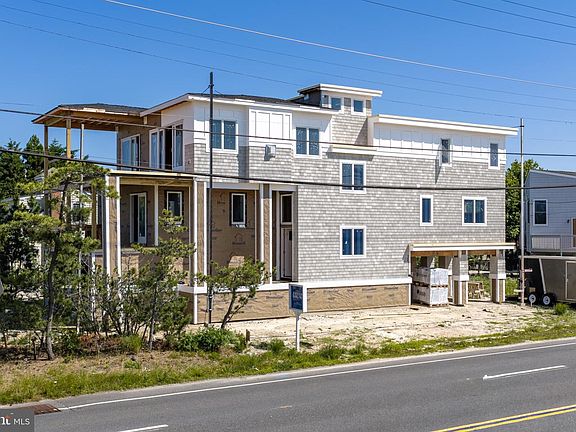 4th image of 2 E Cumberland Ave