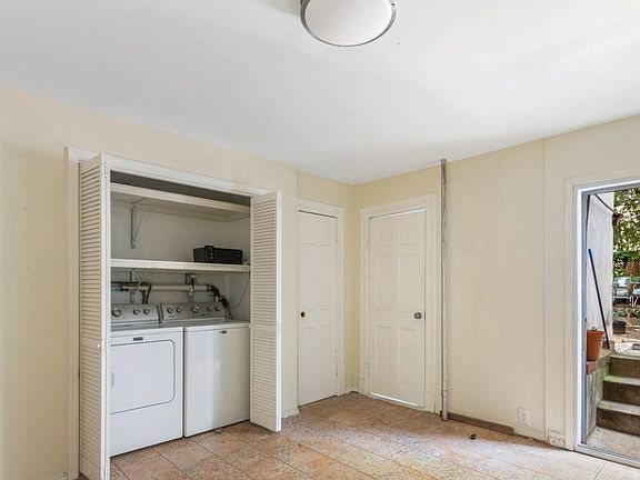 3rd image of 401 Hancock St #1RR