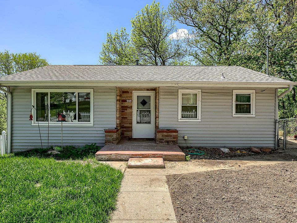 1st image of 909 Palmer Ave