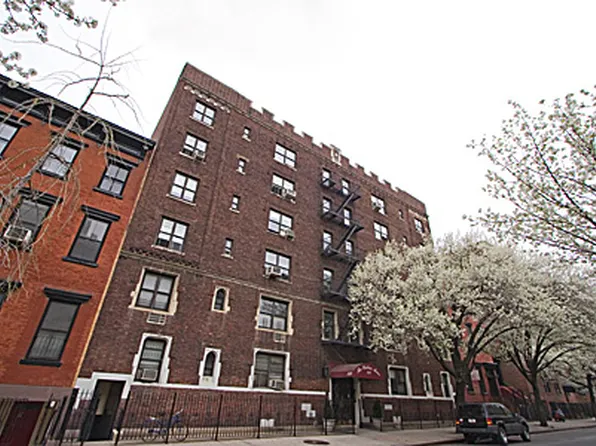 319 West 18th Street image 9 of 18