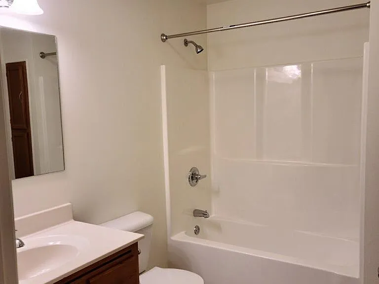 121 Schofield Ct — Photo 18