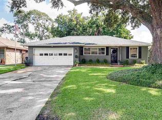 5030 Sue Ave, Groves, TX 77619