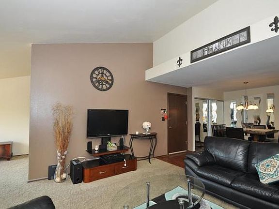 5th image of 307 Park Hill Dr