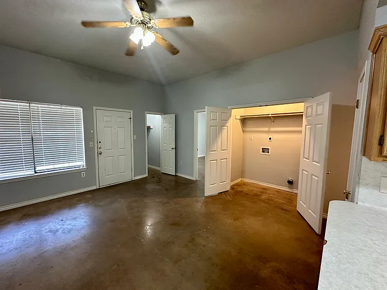 714 Redwood Ln #714 — Photo 8