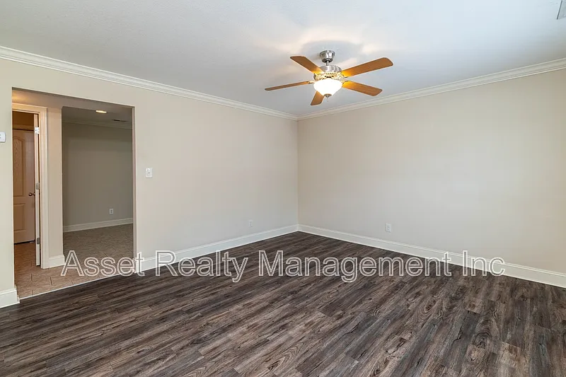 2 bed, 1.5 bath, 1202 sqft, $1,395 — Photo 4