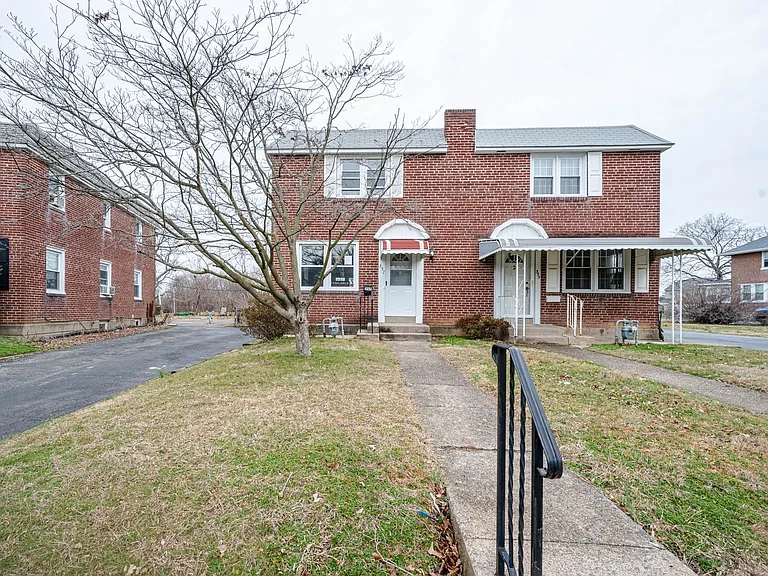 357 Holland St — Photo 24
