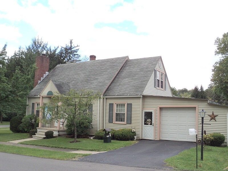 1st image of 7 Eberenz St