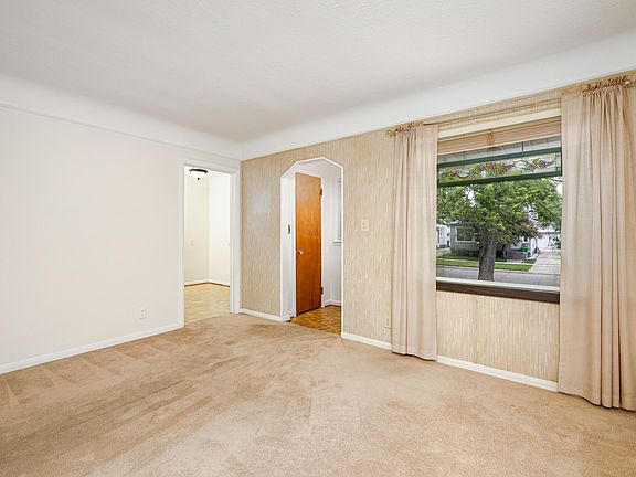 4th image of 639 Cleveland Ave