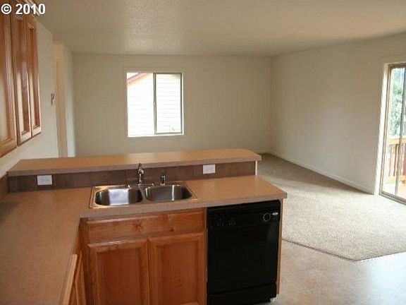 4th image of 5005 NE 29th Ave