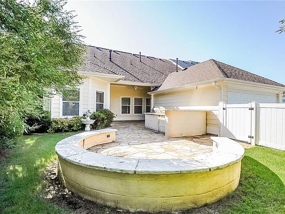 5th image of 1121 Sea Pines Dr