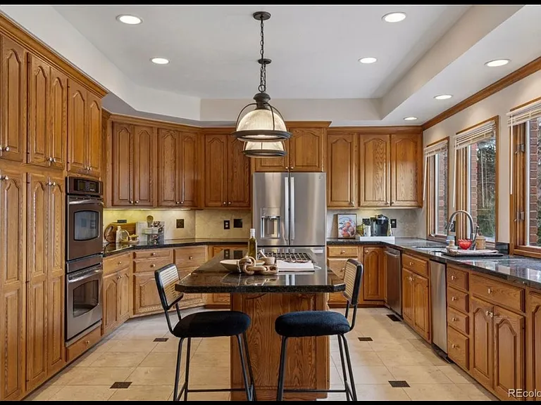 5 Tamarade Dr — Photo 25