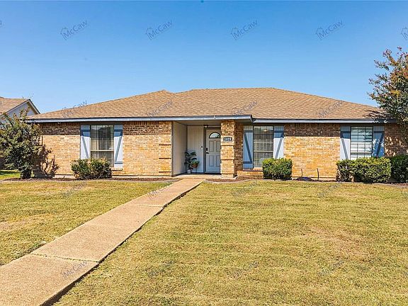 4th image of 1029 Field Trail Dr