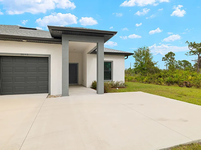 1070 Nomad Rd #1070 — Photo 1
