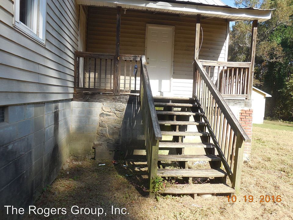 2nd image of 802 Merriman St