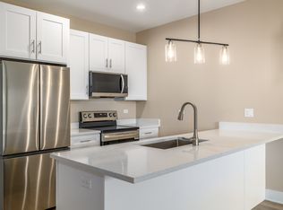 400 S Main Pl UNIT A12, Carol Stream, IL 60188