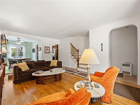 5th image of 2949 Avenue