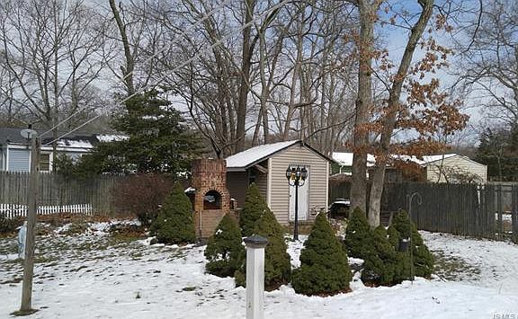 3rd image of 346 Yorktown Dr